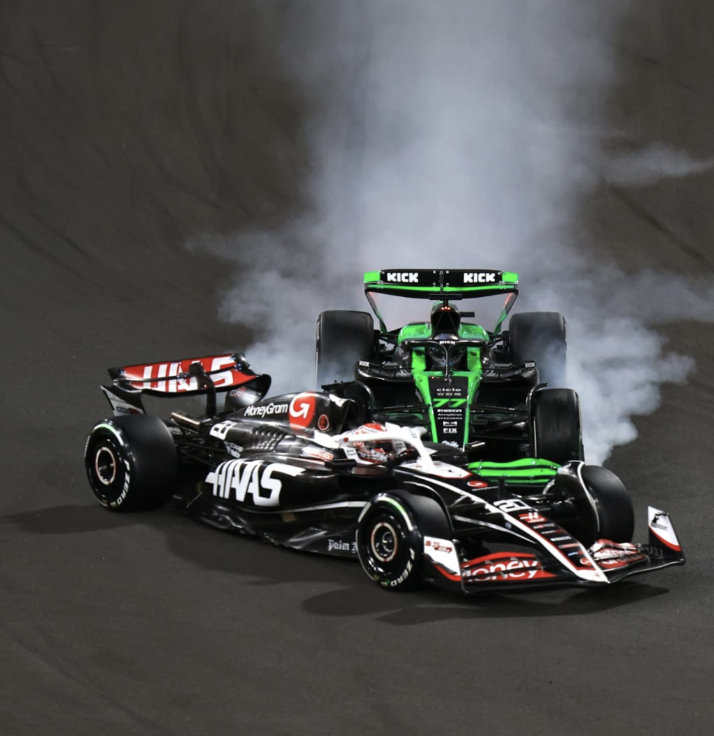 Bottas and Magnussen crash